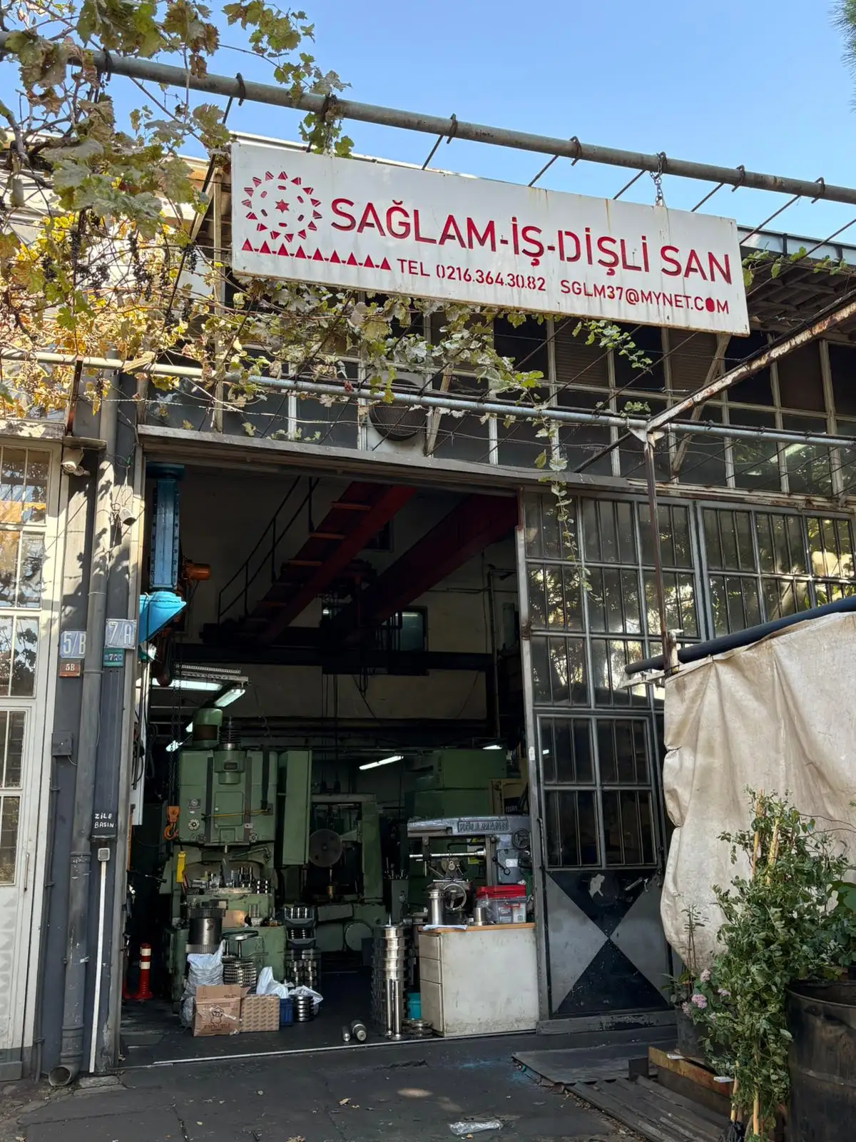 Sağlam İş Dişli atölyesinin IMES Sanayi Sitesindeki girişi ve tabelası